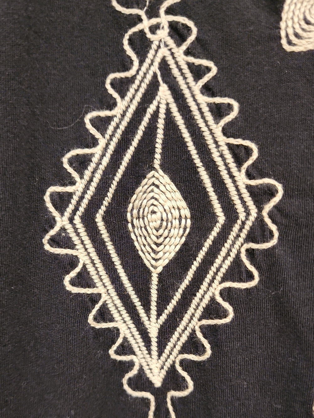 Johnny Was Embroidered Blouse Top Black & Cream V-Neck Boho Cotton size Medium - Picture 3 of 7